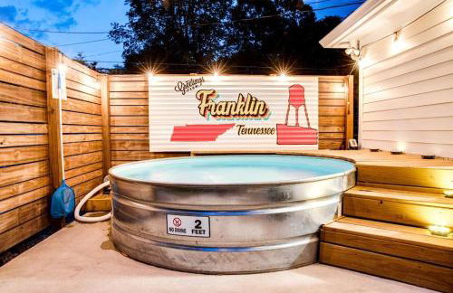 Brookwood Getaway Stock Tank Pool Outdoor Theater - Foto 30