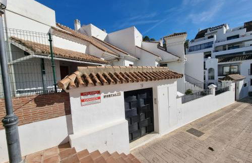 Luxurious Holiday Home in Benahavis - Photo 57