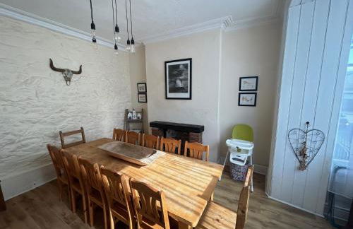 Central Barmouth Town House - Near Beach - Sleeps up to 16! - Foto 3