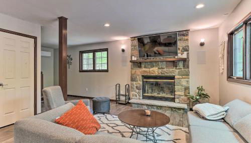 Updated Stroudsburg Home with Spacious Deck! - Foto 1