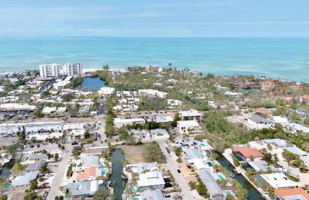 Coastal Charm - Photo 37