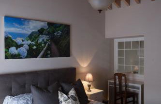 Surf Beach_Santa Barbara Secret Gardens - Photo 5