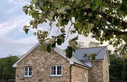 Riverside View - Large, modern 4 bedroom house with hot tub - Foto 1