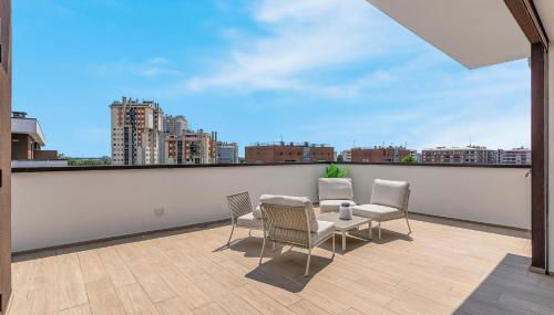 Airy Apartments with Balcony & Garage by NDP rent - Foto 5