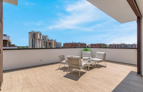 Airy Apartments with Balcony & Garage by NDP rent - Foto 5