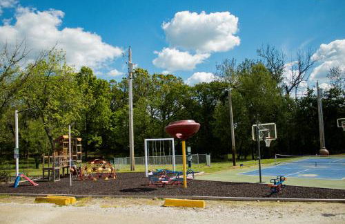 Clyde's Cabin with a private Hot Tub - Foto 16