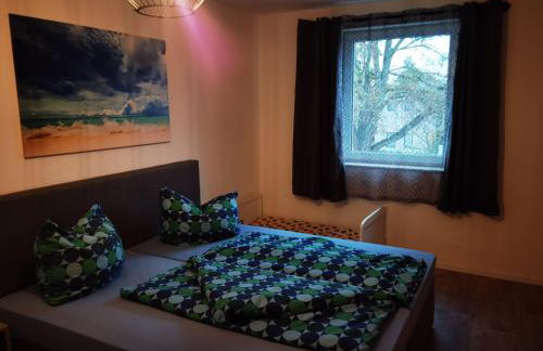 Modernes behagliches Haus mit Kamin, Terrasse und Garten - Foto 18