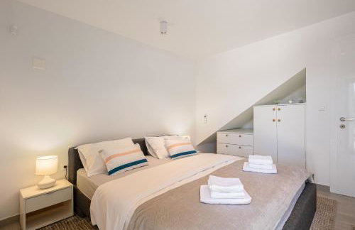 Villa True Oasis with Heated Pool - Photo 19