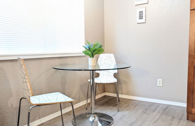 Beautiful Midtown Apartment - Huv - Photo 4