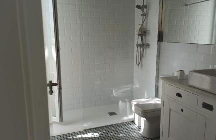 Diseño y luz entre los pinos - Foto 26