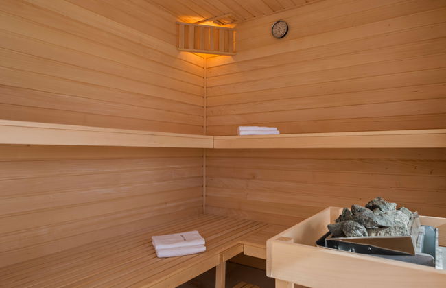 Villa with Swimming Pool, Outdoor Kitchen, Sauna, Hot Tub, Play Area, Sea View - Foto 21