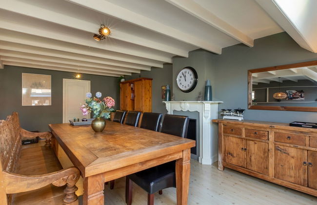 Welcoming Holiday Home With Garden - Photo 14