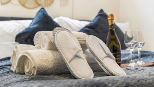 2 Bed Serviced Apartment in Surrey - Foto 2