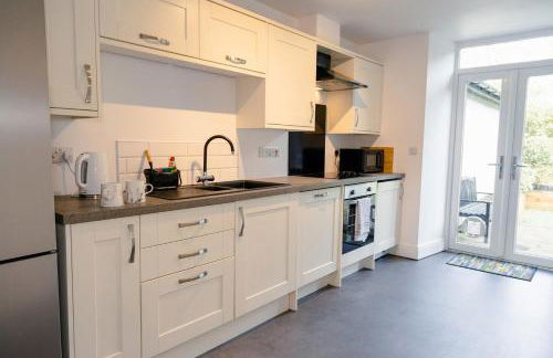 School Lodge - Photo 16