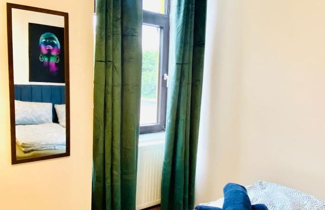 Stylish Shared 3-Bedroom Stay Near City - Foto 10