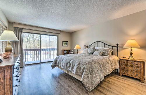 Single-Story Fairfield Bay Condo with Deck! - Foto 17