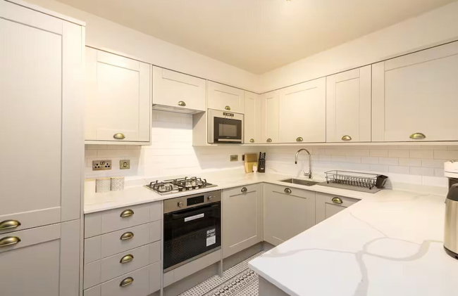 JOIVY Stylish 2bed Flat Near Calton Hill - Foto 13