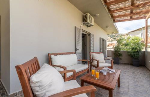 Ceronia Renovated House near the Beach - Foto 10