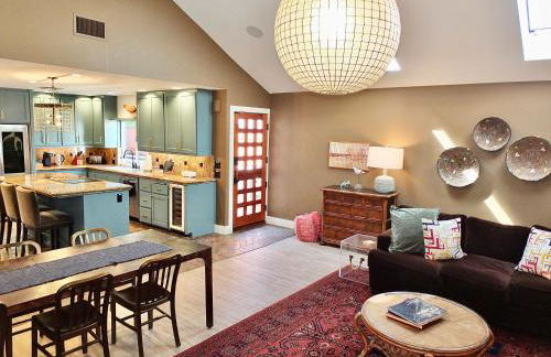 Naples Luxury Retreat - 3 BDR Stay for 6 w Rooftop Patio - Photo 11