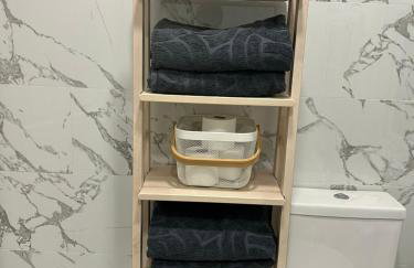 Bright 1-Bed - 2 mins to Forest Hill Station - Photo 11