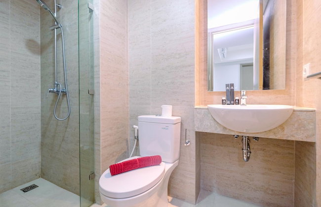 Comfortable And Minimalist 2Br At Gold Coast Apartment - Foto 12