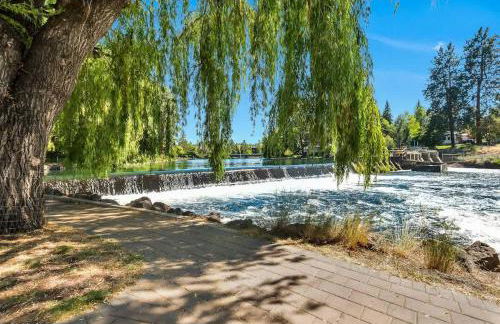 Riverfront Condo with Amazing View - Downtown Bend - Foto 32