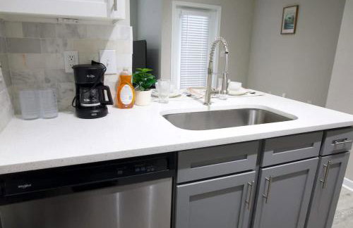 Cozy 1BR Retreat Near Dining & Shopping - Foto 14