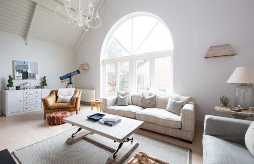 Superior House for 6 Near Beach w Parking Garden - Foto 48