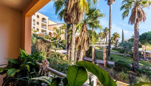 T3 avec terrasse, parking & piscine - Proche plages et randos - Le Mérou - Foto 4, Garden view