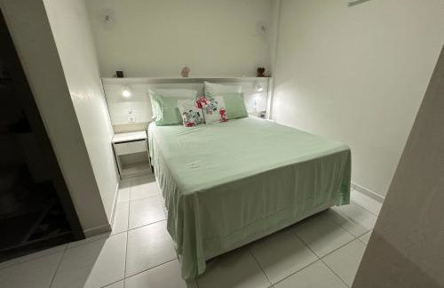 No Atalaia, Fort Poseidon rua do Atalho a 700 metros da praia do Atalaia, apartamento novo decorado, varanda, sala de estar e jantar, 02 suítes, 03 banheiros, lavanderia, cozinha, piscina, churrasqueira, salão de jogos, vista parcial das dunas e mar - Photo 35