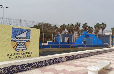 Adosado/casa con terraza y buhardilla. Playa El Perelló - Foto 62