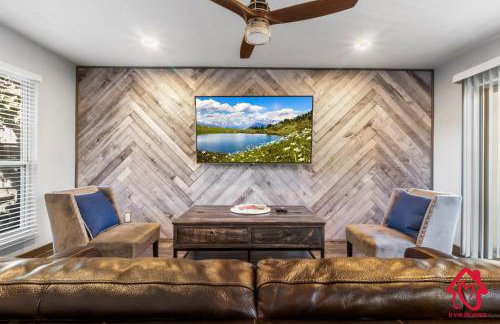 The Plaza - An Irvie Home w Summer Pool - Photo 29