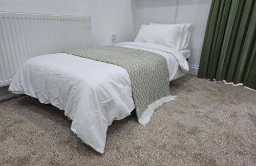 StayZen Apartments - Private Garden & Free Parking Ground Floor Central Woking - Business & Leisure - Photo 25