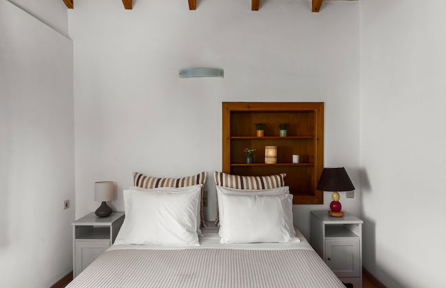 Traditional Rustic Maisonette By Konnect - Photo 2