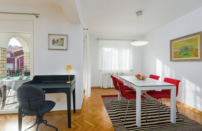 Elegant two-bedroom apartment with terrace in Rovinj - Photo 55