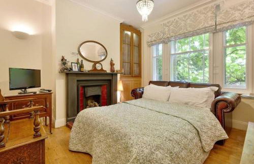 Windsor/Legoland/Ascot charming 3BR home in centre - Photo 8