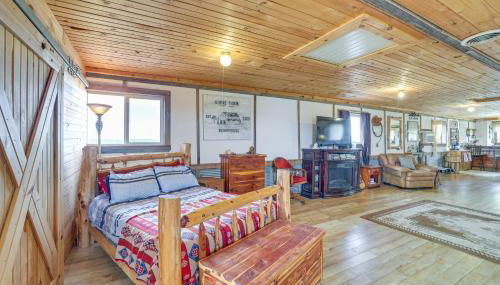 Pet-Friendly Purdy Home with Horse Stables and Trails! - Foto 5