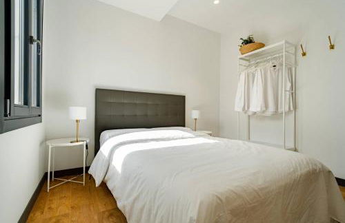 Edificio Fénix by Plaza Mayor Apartamentos - Photo 13