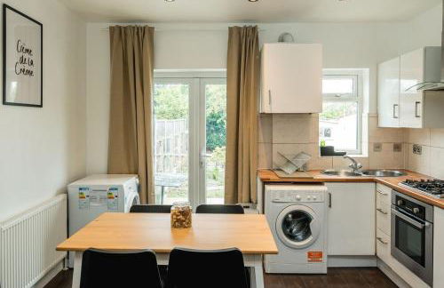 Lovely 3 bed house in Feltham - Foto 22