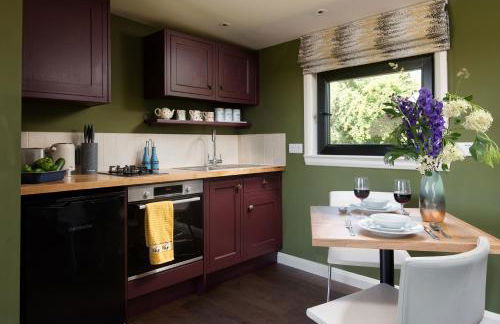 Bastle Retreats Cabin with hot tub - Foto 6