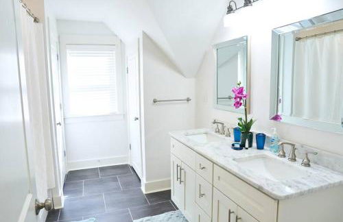 Modern Midtown home with 3 king beds - Foto 9