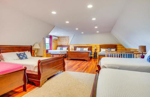 Spacious Belmont Home w/ Seasonal Pool & Grill - Foto 47