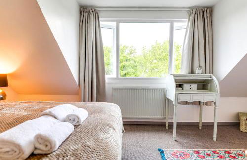 Wisteria Apt Spacious 3BR & Balcony - Photo 21