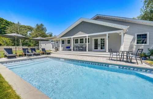 Distinctive Hamptons Home with Pool Near Bay, Ocean - Foto 3