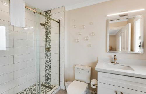 Oceantfront Estate with Luxury Kitchen & Game Room - Photo 24