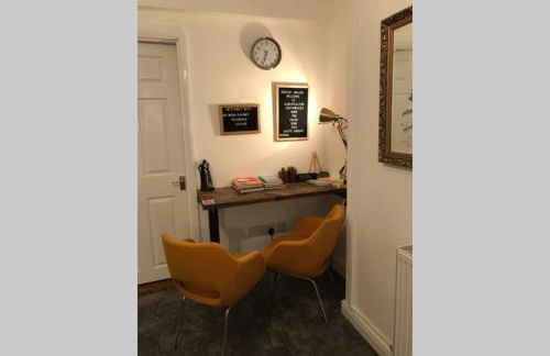 Tranquil Welsh Mountain Gem, Abertillery, Wales - Foto 32