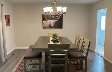 Spacious Cabin Retreat - Sleeps 12 -1hr from STL - Foto 14