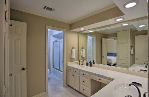 Unwind Fireside and Play Pool! Idyllic McKinney Home - Foto 20