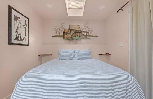 Artsy Retreat - Woodstove Grill and Patio - Foto 29