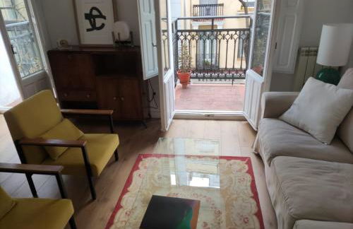 Piso reformado de Lujo de 2 dormitorios y 2 baños - Photo 12